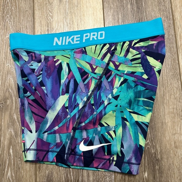 🛍️Nike Dri-Fit multi color shorts Size M - Picture 1 of 7